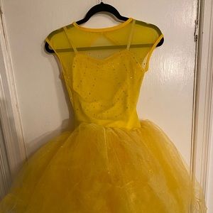 Curtain call yellow costume